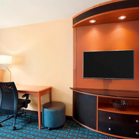 Fairfield Inn & Suites Lansing West Delta Center Township Esterno foto